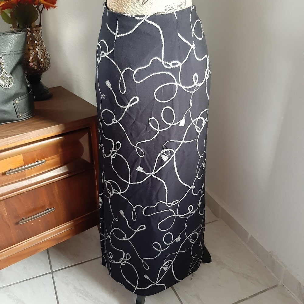 Country Shop Maxi Skirt - Picture 3 of 8